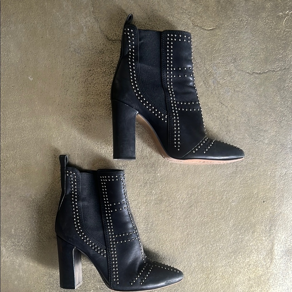 Vince Camuto Black Heeled Boots with Side Zipper